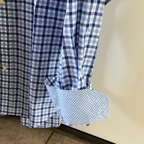 Nice dress, fun shirt - Picture 4 of 8